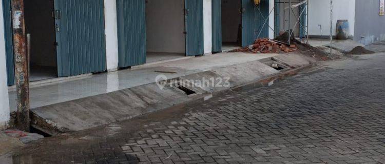 Ruko Ploso Baru 3 Lantai SHM Bebas Banjir Siap Huni 1