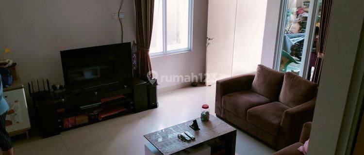 RUMAH SEMI FURNISHED 2 LANTAI TAMAN HOLIS INDAH DEKAT MAINROAD 1