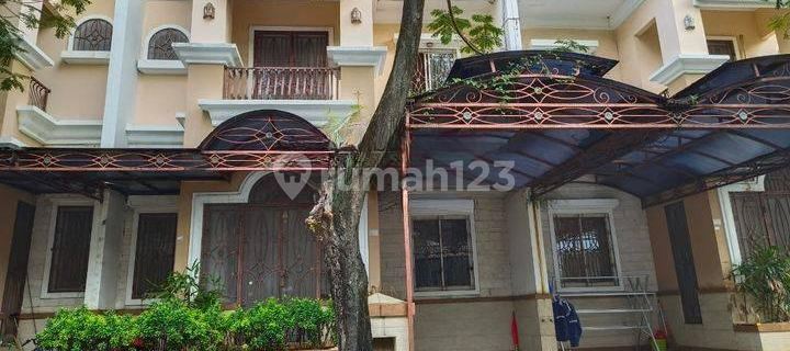 For Sale PIK Akasia Golf House Size 8x18 m2 in North Jakarta 1