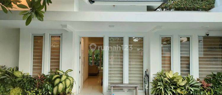 Dijual Rumah Bagus Semi Furnished Lokasi Strategis di Jakarta Barat 1