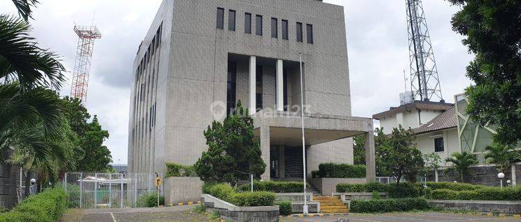 Gedung Ex Bank di Jl. Otto Iskandardinata , Bandung 1