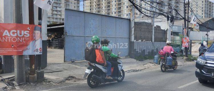 Gudang di Jalan 1 Maret , Kalideres Jakarta Barat 1