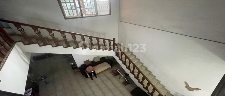 Rumah 2 Lantai Dekat Jl Pemuda 1