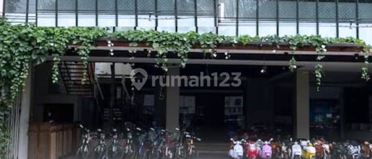 Business Space on Pemuda Street, Magelang 1