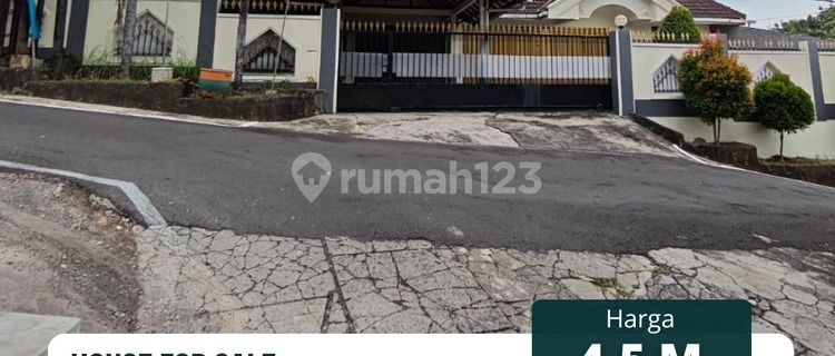 DIJUAL RUMAH PANEMBAHAN SENOPATI  1
