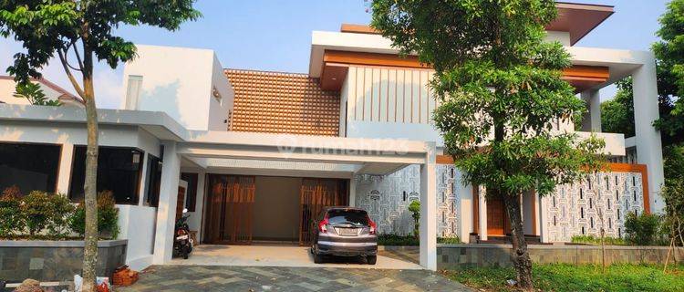 Rumah Baru Mewah Hook Modern Tropis di BSD Taman Giri Loka 1