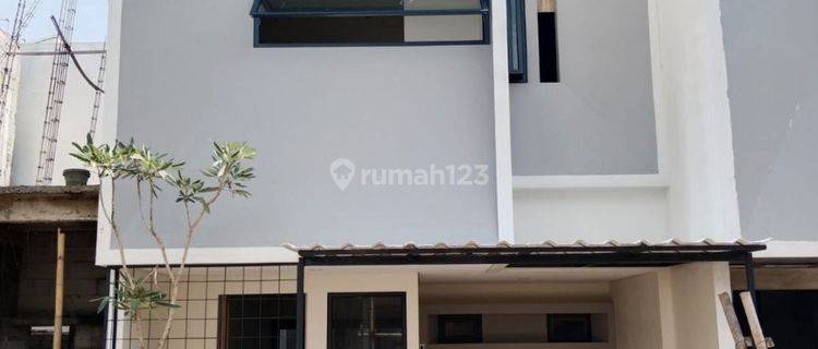 Rumah 2 Lantai Baru di Sawangan Kota Depok 1