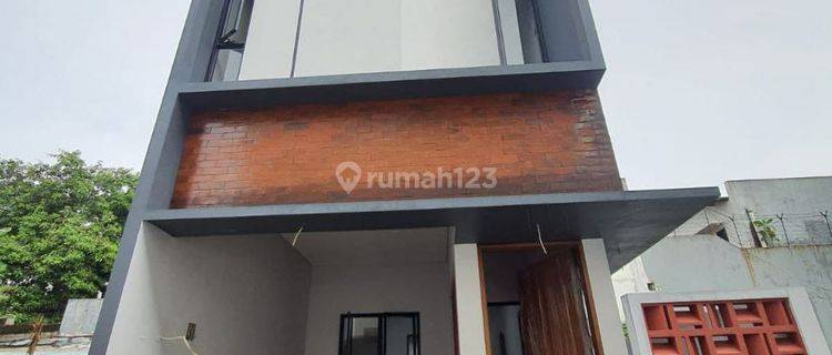 Rumah 3 Lantai Baru di Cilandak Jakarta Selatan 1