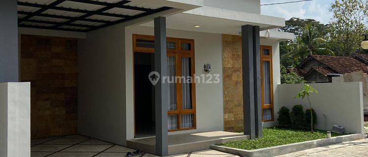 Rumah Baru SHM Dekat ke Bandara YIA Bonus Kitchen Set 1