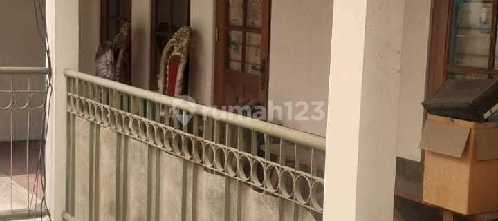 Comfortable &amp; Strategic Boarding House on Jl Cihapit Bandung 1