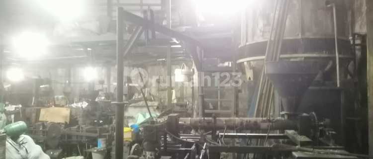 Gudang di Holis Bandung, Dijual Beserta Mesin Pembuat Plastik 1