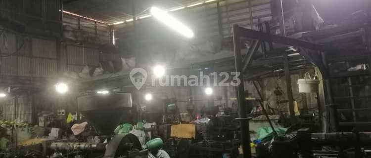 Peluang Usaha! Gudang dan Mesin Plastik di Holis Bandung, Siap Produksi 1