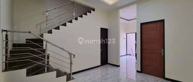 Rumah Baru Modern di Mulyorejo Mulyosari Tengah, Surabaya 1