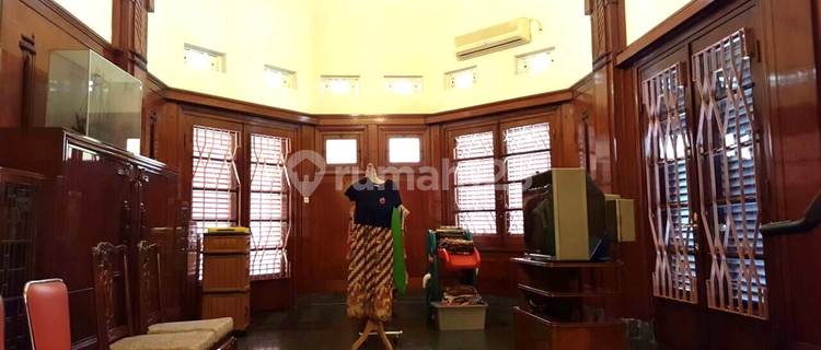 exclusive colonial house @ central surabaya, east java , surabaya. 1