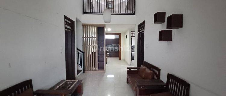 Rumah terawat luas135 di Komplek Gading regency soekarno hatta 1