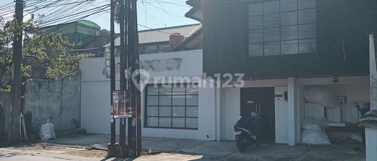 For Rent, 189 Square Meter Shop House on Cisaranteun Kulon Raya 1