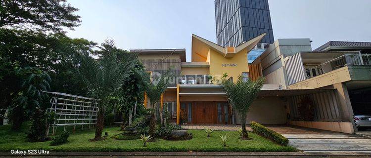 Rumah 2,5 Lantai Full Furnished Hoek di Cluster Aurora Siap Huni  1