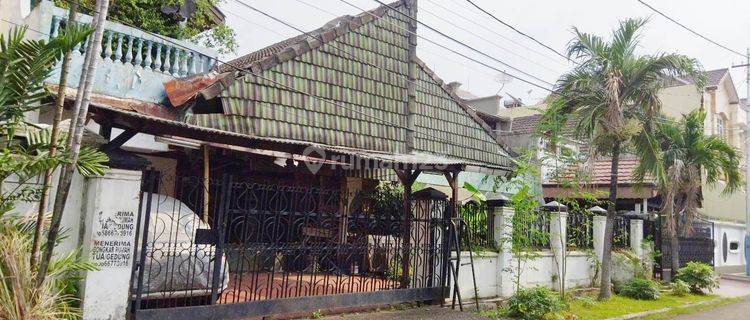 Rumah Tua Pulomas Timur, dekat gereja, strategis, jakarta timur 1