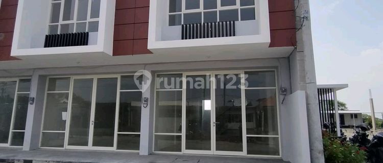 For Sale Ready-to-Occupy Shop House on Raya Cerme Gresik 1