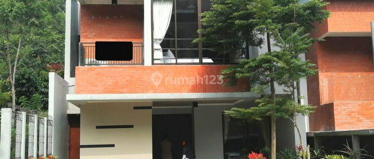 Disewa Rumah Villa Mewah Full Furnished di Dago Giri 1