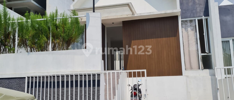 Dijual Rumah Dalam Perumahan Mewah Di Griya Lestari Montana Hill Raya Ngaliyan Semarang 1