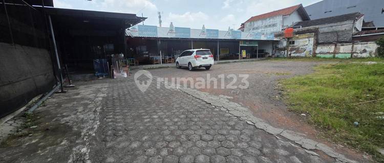 For Sale and For Rent Commercial Space Strategic Location on Gajah Street, Semarang 1