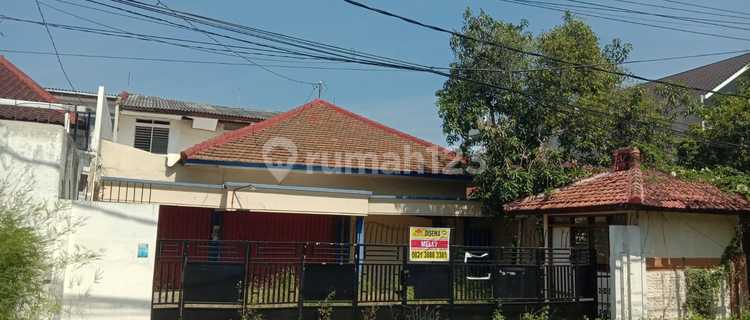 House in a Populated Area on Jl. Taman Hasanudin, North Semarang 1