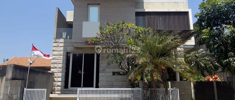 Rumah Graha Famili Modern Tropis Full Furnish 1