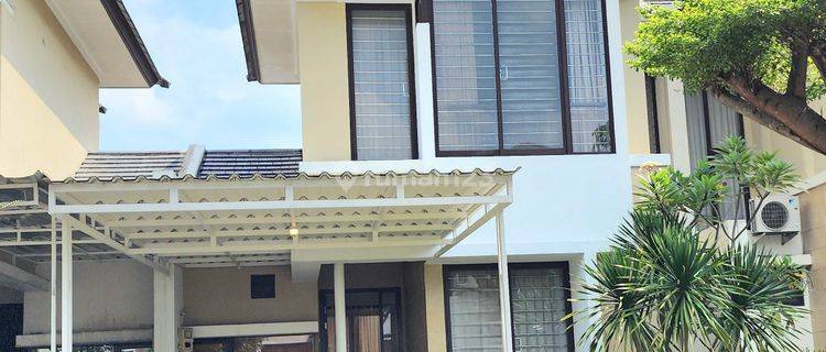 Rumah di Ilustria BSD Eminent hadap Selatan 1