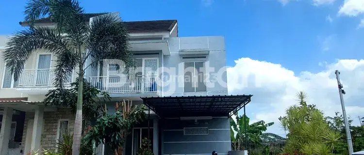 Jual Rumah Minimalis modern dua lantai posisi pojok perumahan di Kota Malang 1