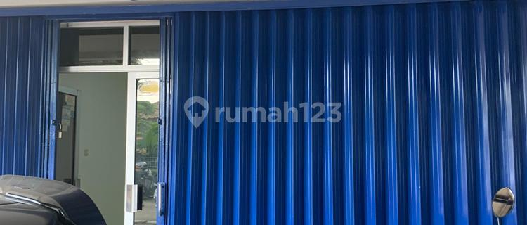 3-Story Shophouse in Cinere 1