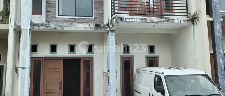 Rumah 2 lantai di Bukit Intan Pangkal Pinang 1