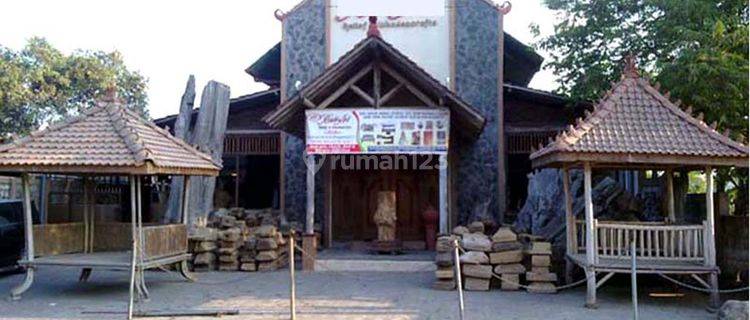 Workshop Showroom at the Mulyoharjo Jepara Carving Center, Tms Tourism Village Assets, Stock, Furniture and Woodencraft Business 1