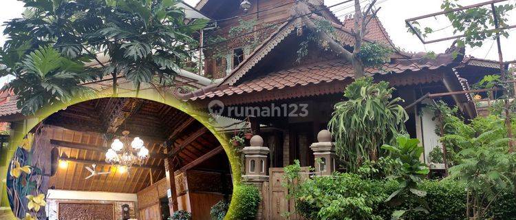 Rumah Unik Klasik di Bekasi Furnished Dekat Halim, Tol Jatibening 1