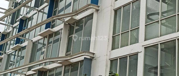 Apartemen Dekat berada di Lokasi Gading Serpong, Studio, Baru 1