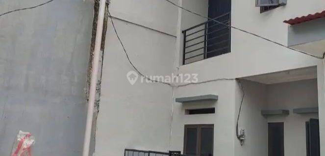 Rumah 2 Lantai Karang Tengah Ciledug 1