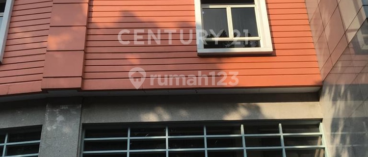 Building with a Strategic Location in Mega Kuningan, South Jakarta 1