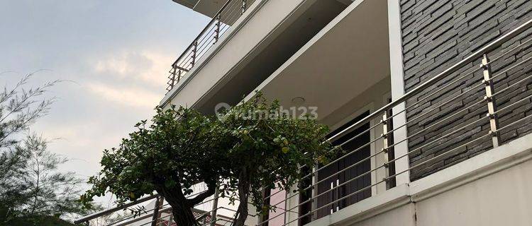 Rumah Bagus Di Permata Buana, Jakarta Barat Full Furnished Hoek 1