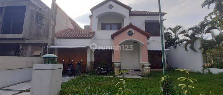 Rumah 2 Lantai SHM di Crystal Golf , Surabaya 1