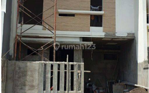 Rumah 2 Lantai Baru SHM di Nginden Intan, Surabaya 1