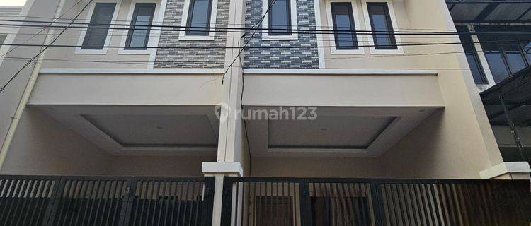 Dijual Rumah Baru 3 Lantai Tanjung Duren Jakarta Barat 1