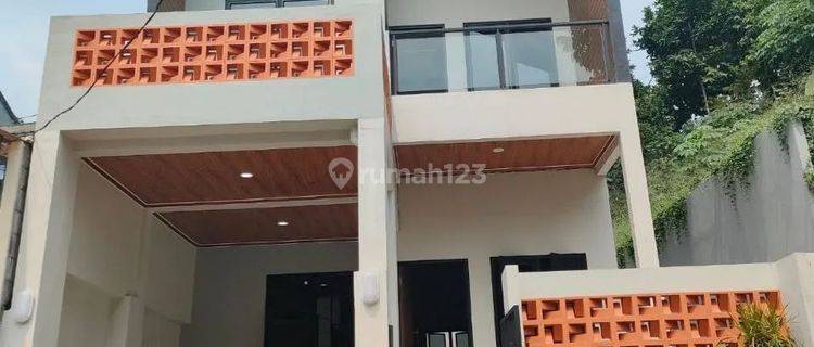 Rumah 2 Lantai Posisi Hoek Siap Huni Tanah Lega Termurah Dikelasnya 1