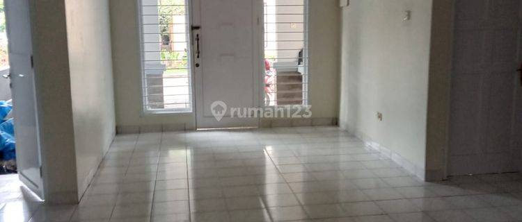 Rumah 2 Lantai Sudah Renovasi Siap Huni Dengan Lingkungan Yang Nyaman Dan Asri di Legenda Wisata Cibubur 1