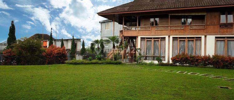 Villa Kayu Bernuansa Rumah Adat Manado Siap Huni di Cisarua Puncak 1