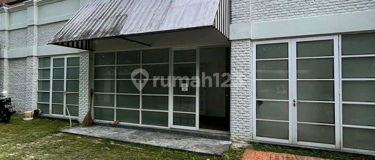 Cheap Sale of Old House in Jl. Senjaya Area - Selong Village, Kebayoran Baru. Best Location in South Jakarta. Area 669M Only Rp 115Million/M2 or Rp. 76.9 Billion 1