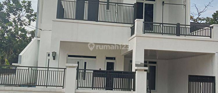 Dijual Rumah 2 Lantai Strategis Dekat Pintu Tol Cileunyi Bandung  1