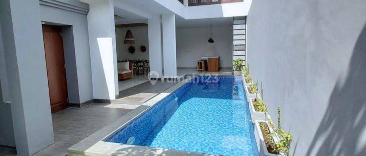 Dijual Villa, Hanya 6 Menit Dari Pantai Petitenget Bali 1