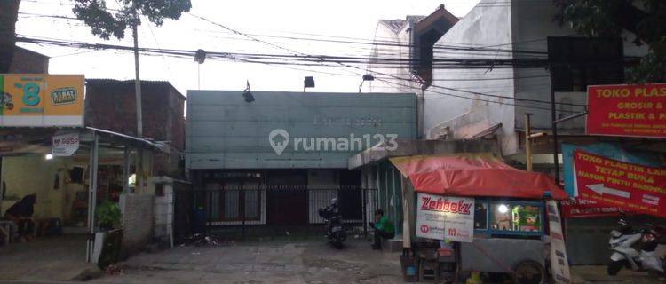 ruang usaha strategis dipinggir jalan raya Tubagus Ismail Bandung  Lokasi : Ramai, strategis utk segala usaha 1