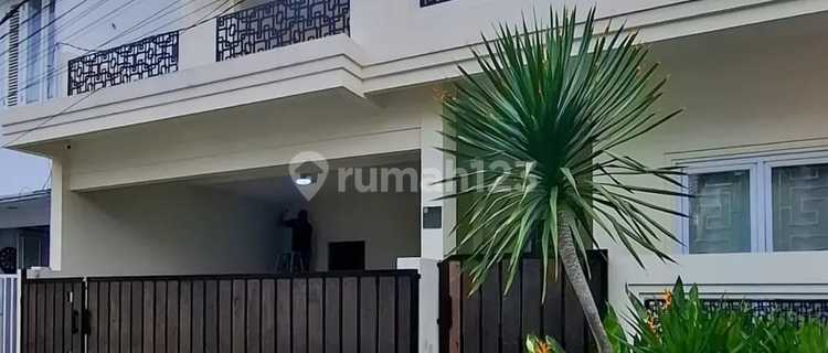 Rumah Semi Furnished Baru Renovasi Total di Sektor 2 Bintaro Nego Sampai Jadi 1