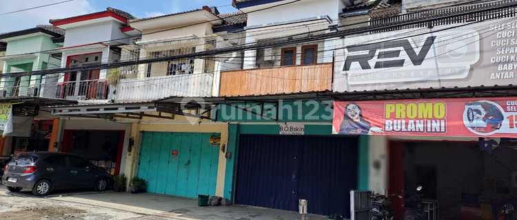 2-story shop house in Colomadu, near Adisucipto Road & Alana Hotel 1